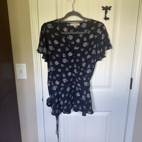 LOFT Tops - LOFT Navy/White Floral V-Neck Romper XXL Ruffle Short Sleeve 100% Polyester